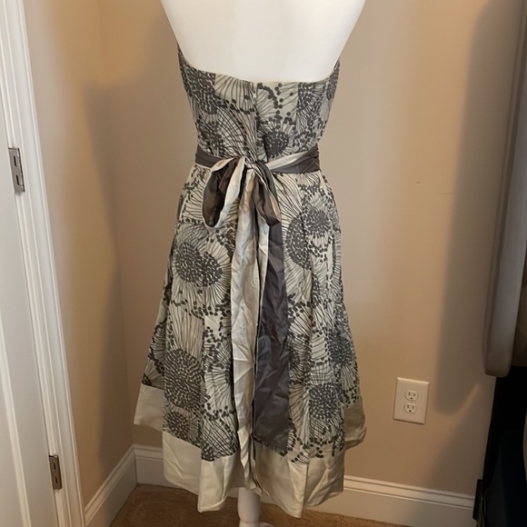 Strapless Gray and silver floral dress size 12 - Picture 2 of 5